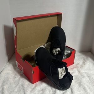 Nike Zoom Pulse Black/Black-Black Size 8.5.M/10W